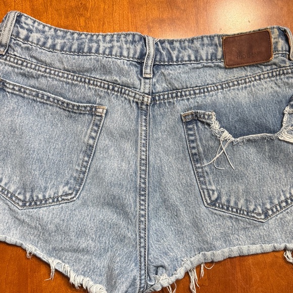 Hidden Los Angeles Distressed Denim Shorts size large - Picture 5 of 7